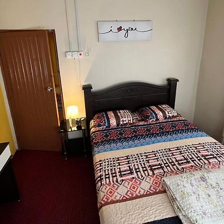 טאנה מרה Addin Homestay Tanah Merah מראה חיצוני תמונה